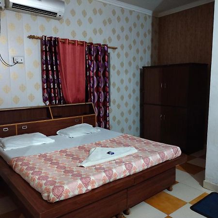 דהראדון Kuber Home Stay, Guest House מראה חיצוני תמונה